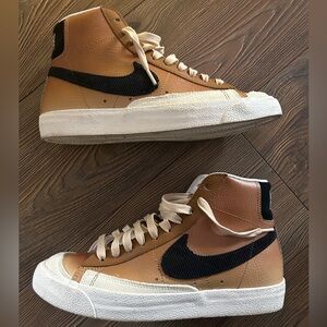 Nike Blazer Mid '77
